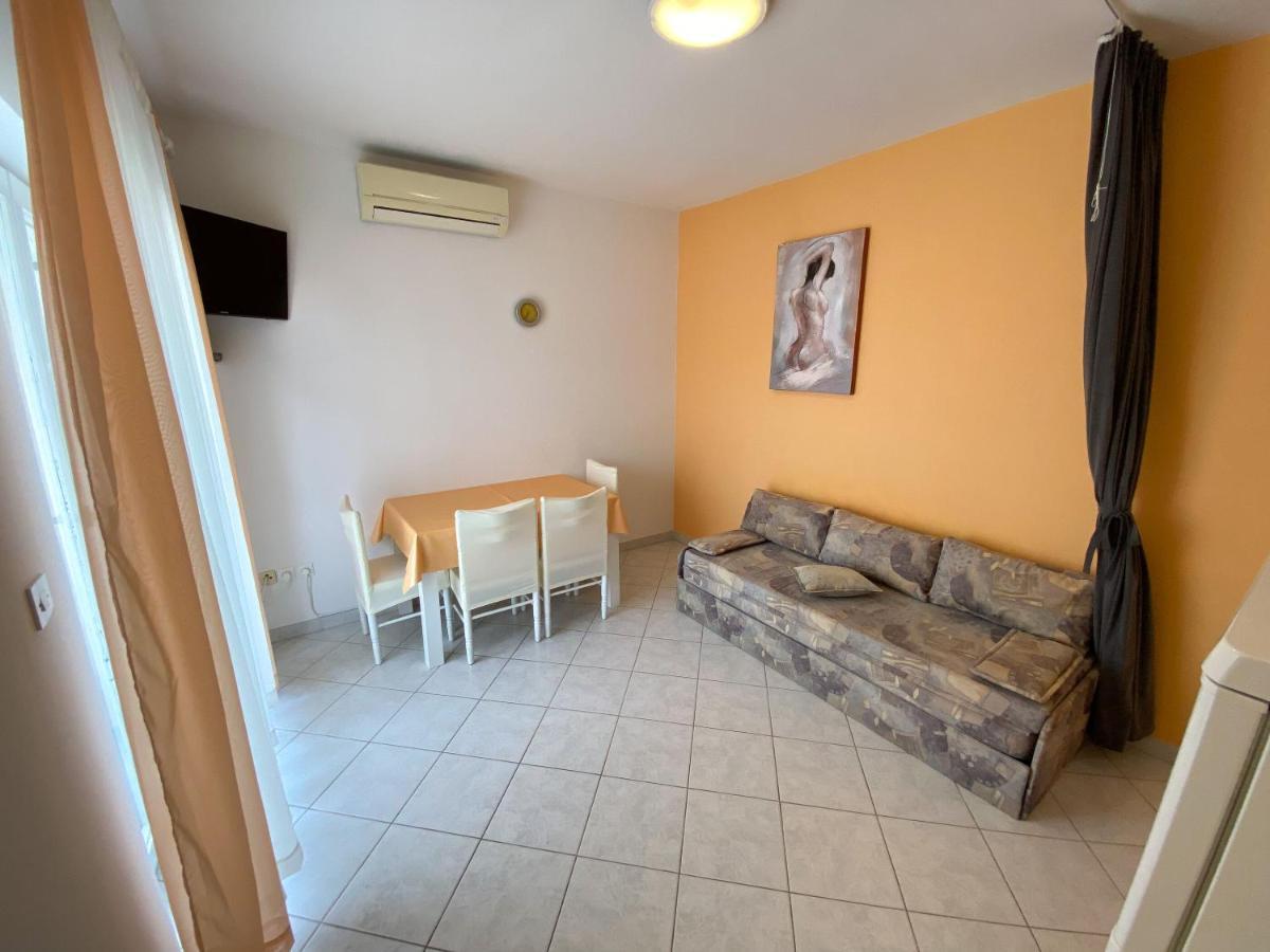 Apartments Pulic Zaboric Bagian luar foto