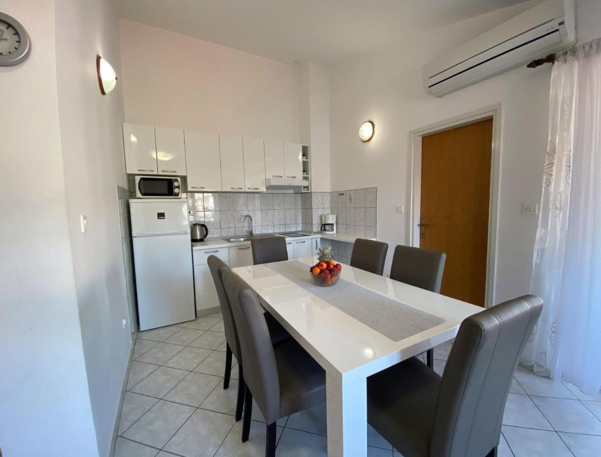 Apartments Pulic Zaboric Bagian luar foto