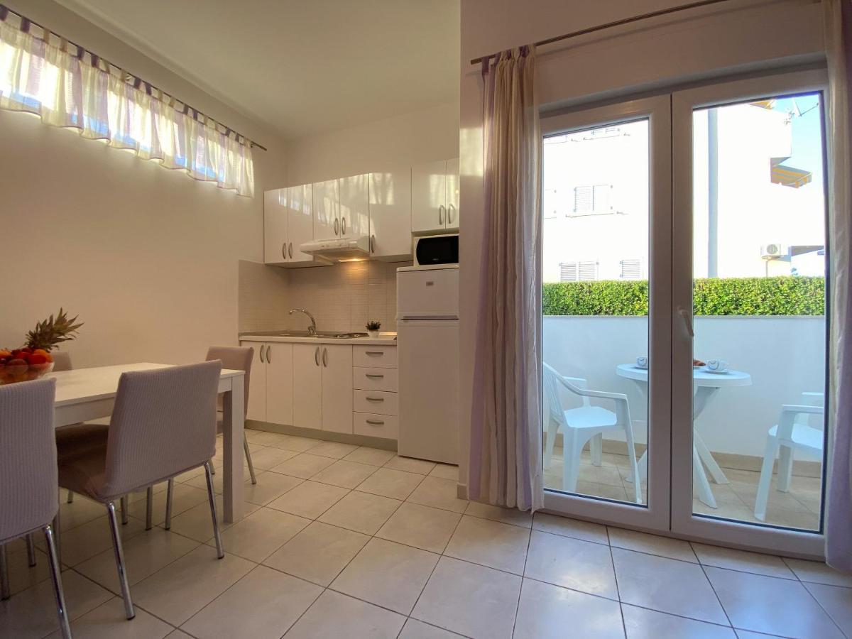 Apartments Pulic Zaboric Bagian luar foto